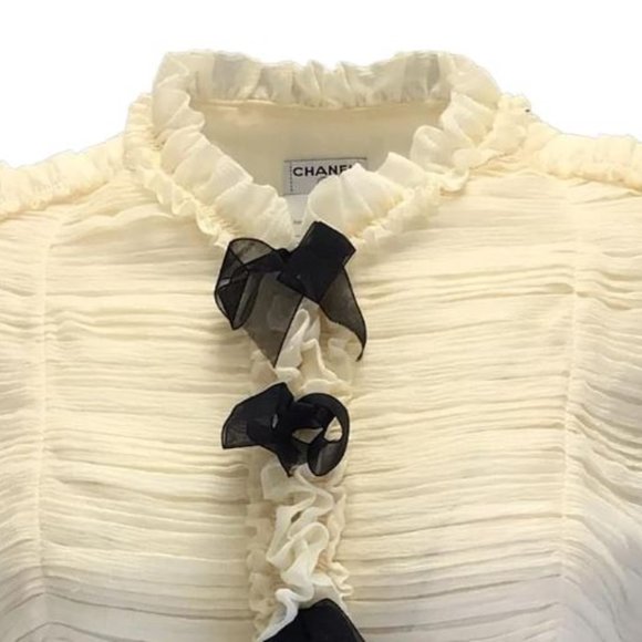 Chanel vintage 2006 ivory / Black Bow Detail Ruched Silk Chiffon Top / Jacket - Picture 5 of 15